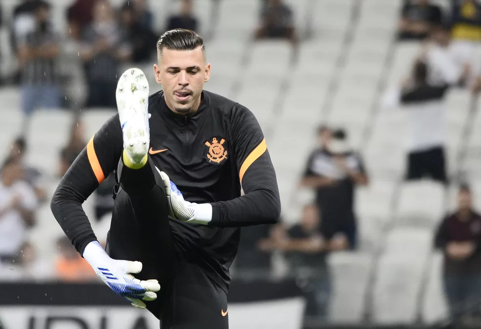 Vasco encaminha a contratação do goleiro Ivan, ex-Corinthians