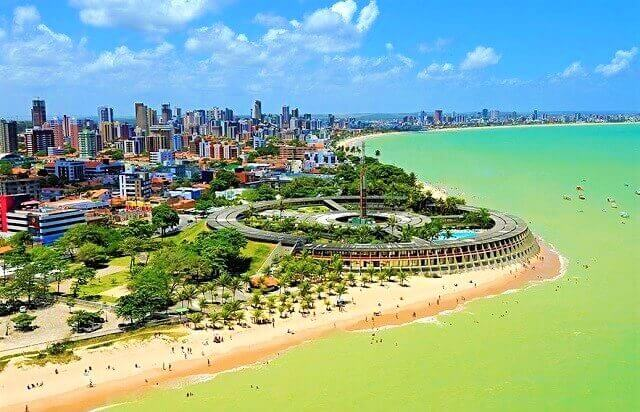 Presidente da PBTUR aponta crescimento do turismo da Paraíba nesta alta temporada que segue até o carnaval. Ouça