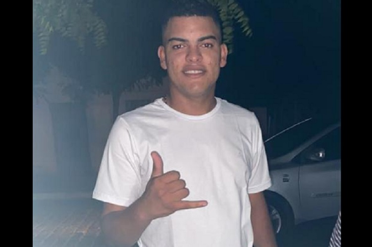 Jovem de 20 anos morre ao colidir moto em uma vaca na PB-323, em São Bento