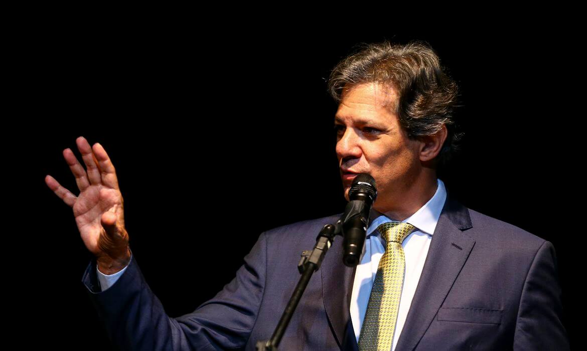 Haddad anuncia hoje pacote de medidas que deve envolver mudanças em PIS/Cofins e Carf