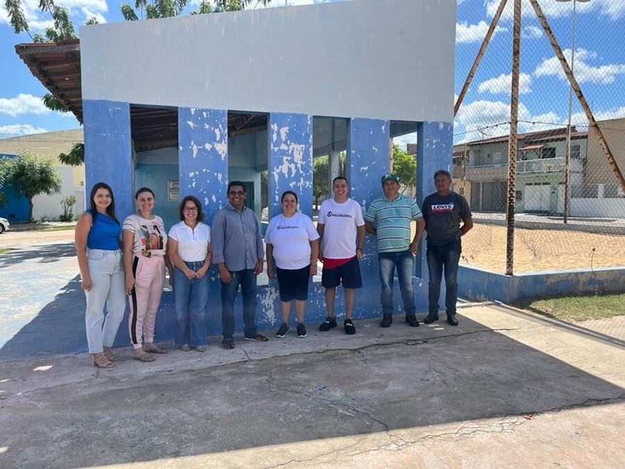 Prefeitura em parceria com o Projeto Jovens Mochileiros inicia ação de revitalização da Praça Apolônio Gonçalves, no Jatobá