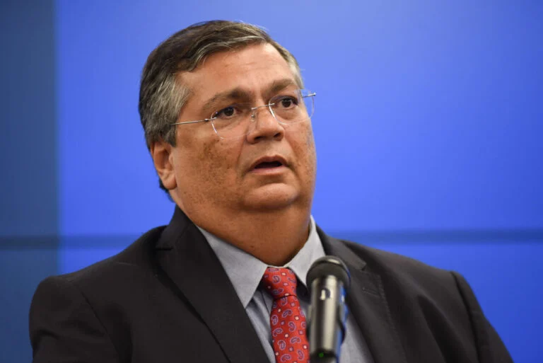 Dino sabia do risco de vandalismo em Brasília após ter sido alertado pela PF