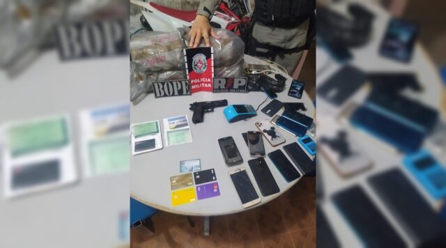 Polícia Militar prende três acusados e recupera produtos de roubo, em Patos
