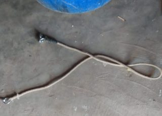 Idoso afirma ter sido espancado com pedaço de corda por homem que invadiu sua casa, no Sertão