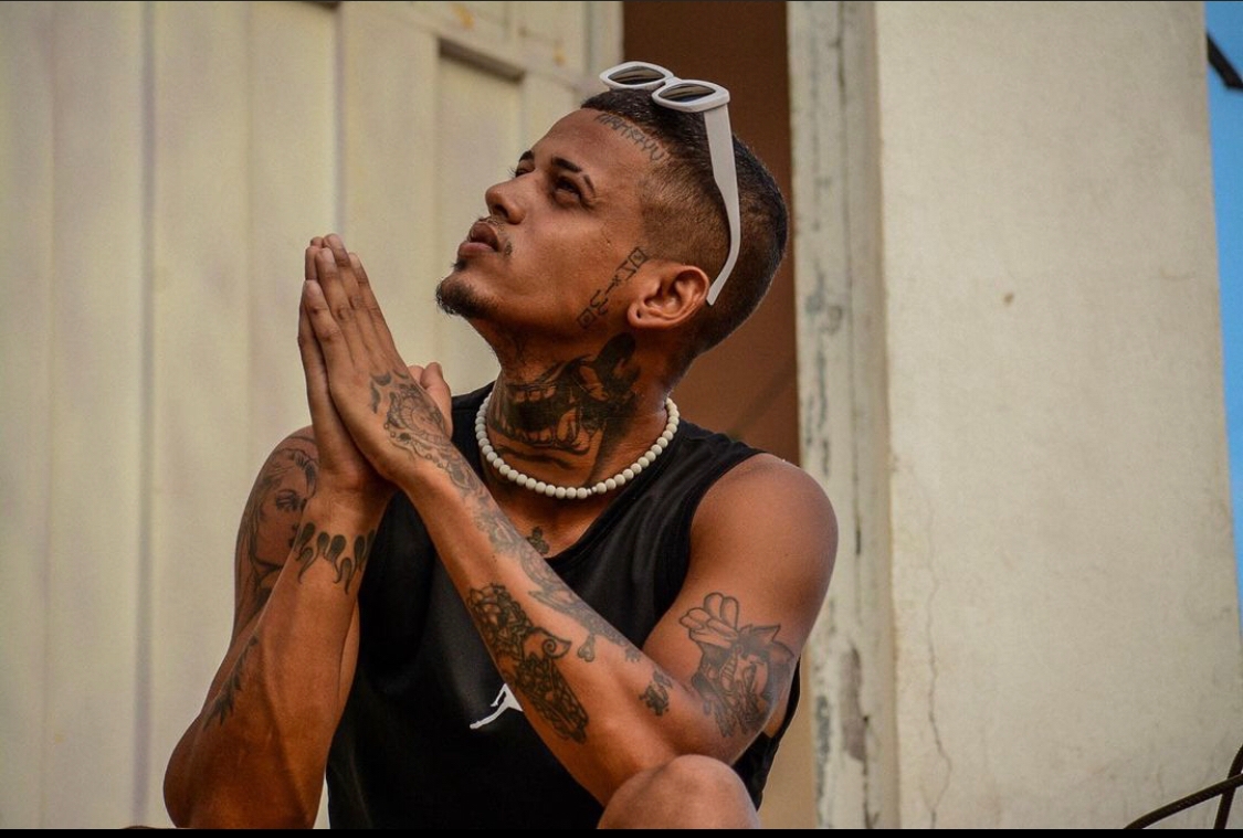 Conheça Onillo, jovem patoense que sonha em fazer sucesso no meio artístico e tem se destacado com músicas de rap e trap