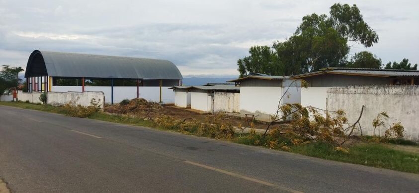 Pai de aluna da ECIT Dr. Dionísio da Costa, em Patos, volta a cobrar reforma de muro da escola; gerente regional diz que obras já tiveram início no local. OUÇA