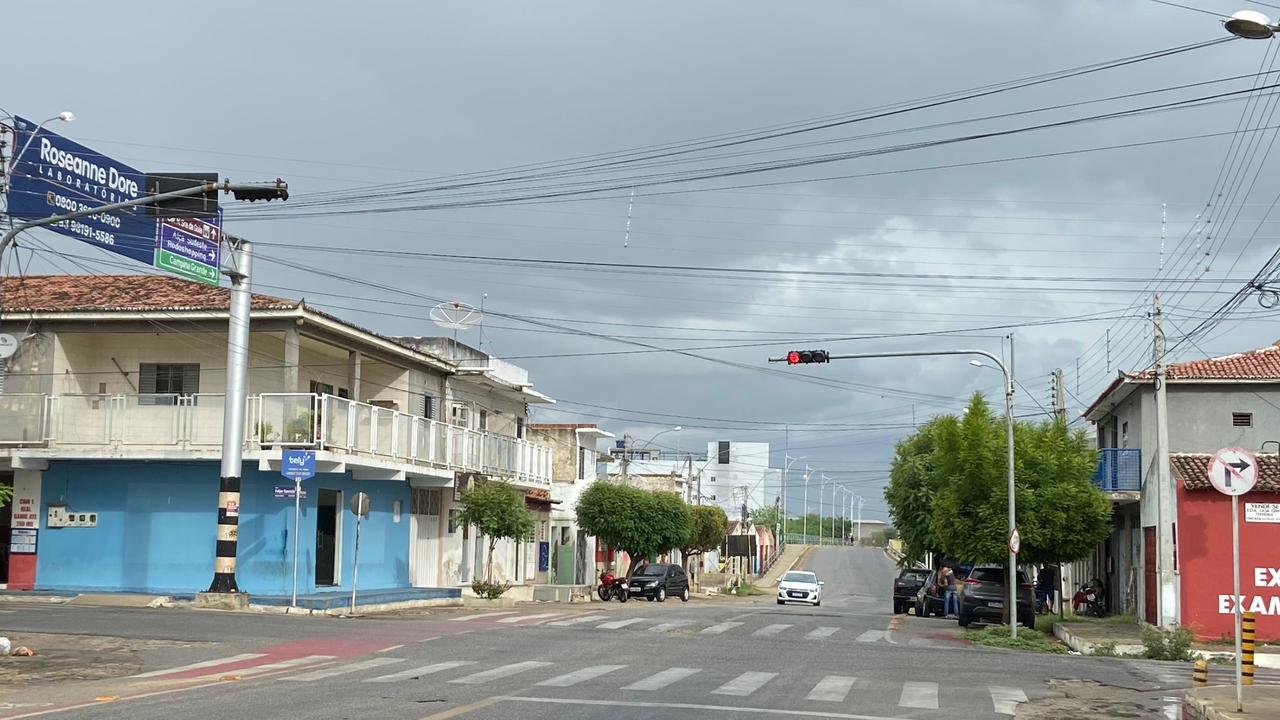 Patos registra forte chuva na tarde desta quarta-feira (18). VÍDEO