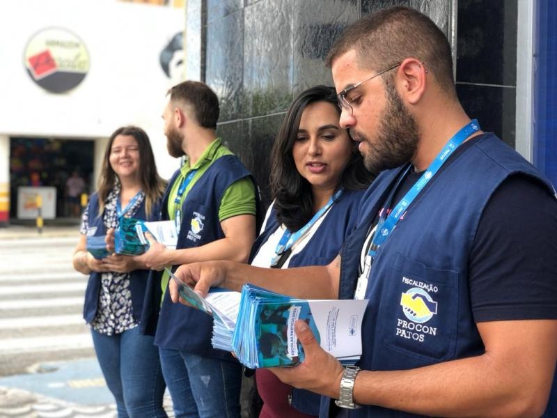 Procon/Patos realiza campanha educativa na operação ‘Volta às Aulas 2023’
