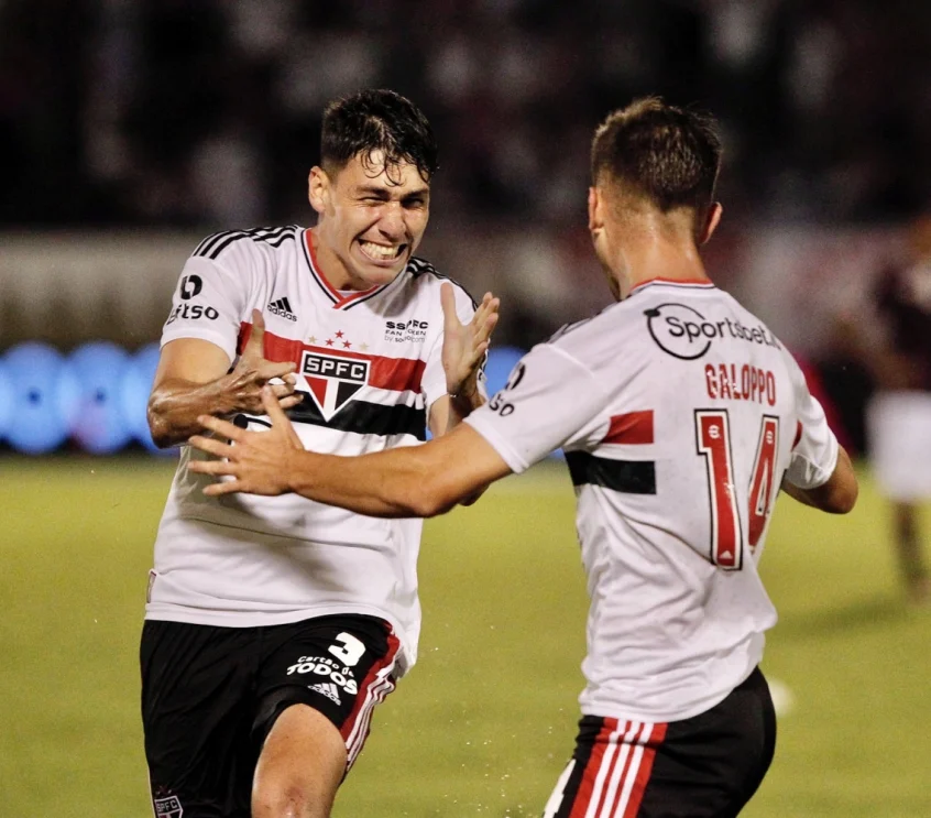 Estreante David marca e São Paulo vence Ferroviária de virada com um a menos