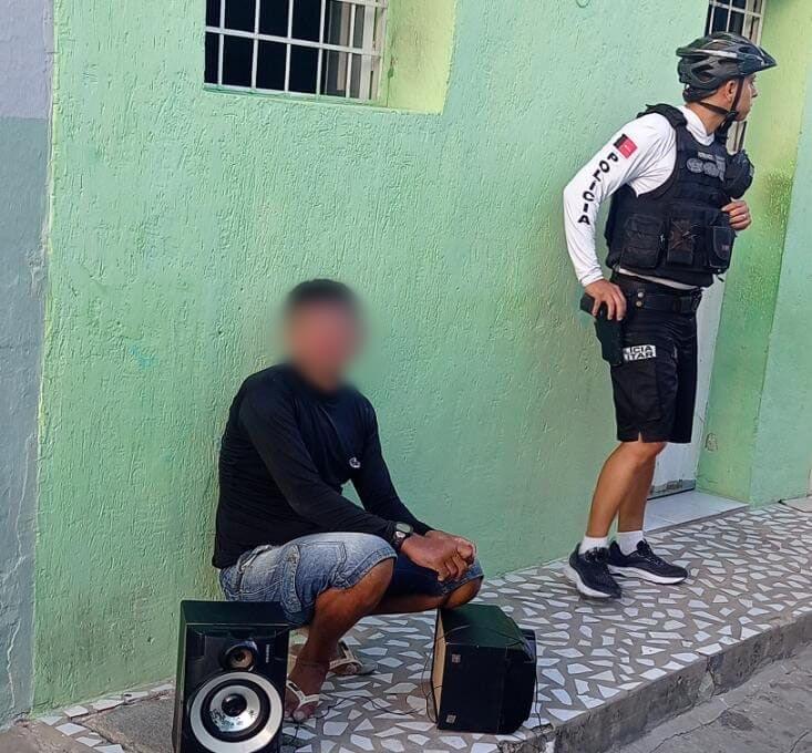 Polícia Militar prende homem em flagrante por tentativa de furto de veículo, em Patos