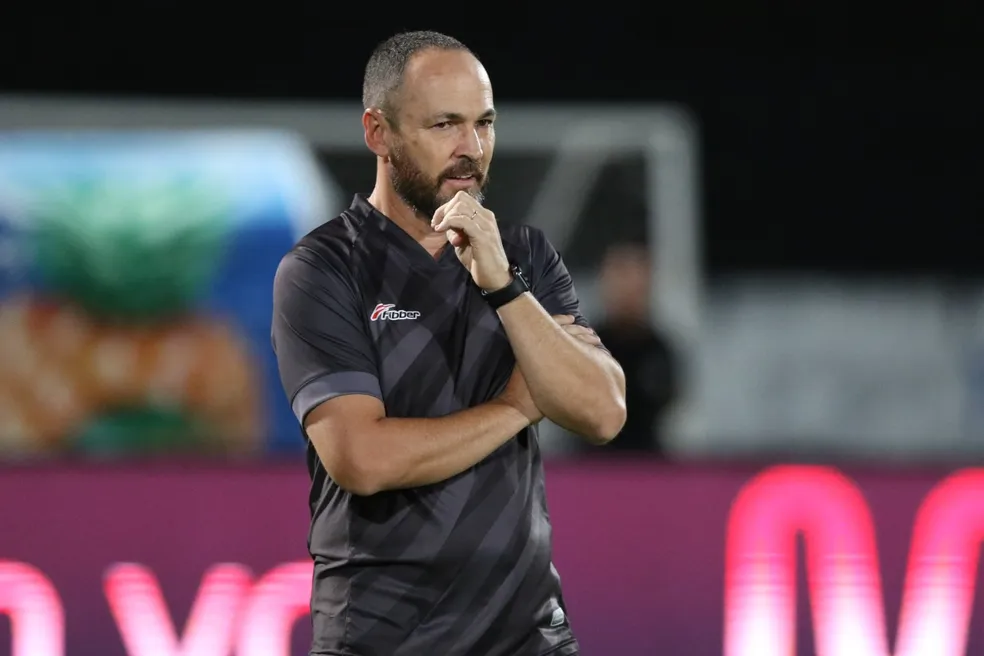 Botafogo-PB demite técnico Moisés Egert após empate com o Treze