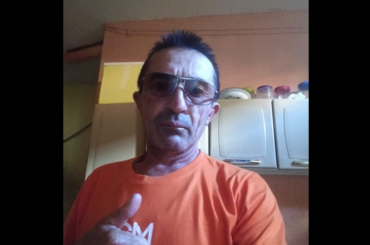 Mototaxista é assassinado a tiros em plena praça pública de Catolé do Rocha na noite desta segunda-feira (23)