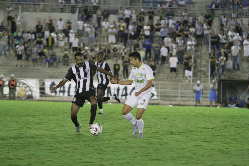 Treze derrota o Serra Branca e assume a liderança do Campeonato Paraibano