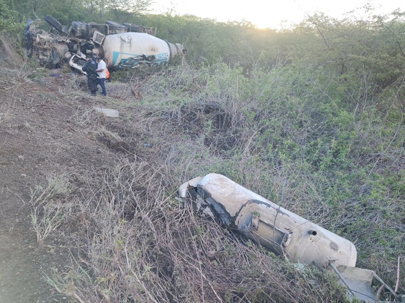 Patoense morre em grave acidente envolvendo caminhão betoneira na tarde desta quinta-feira (26), na rodovia estadual RN-118, entre Caicó e São João do Sabugi