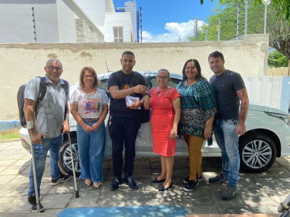 Prefeitura de Patos entrega novo veículo para o Conselho Tutelar Sul