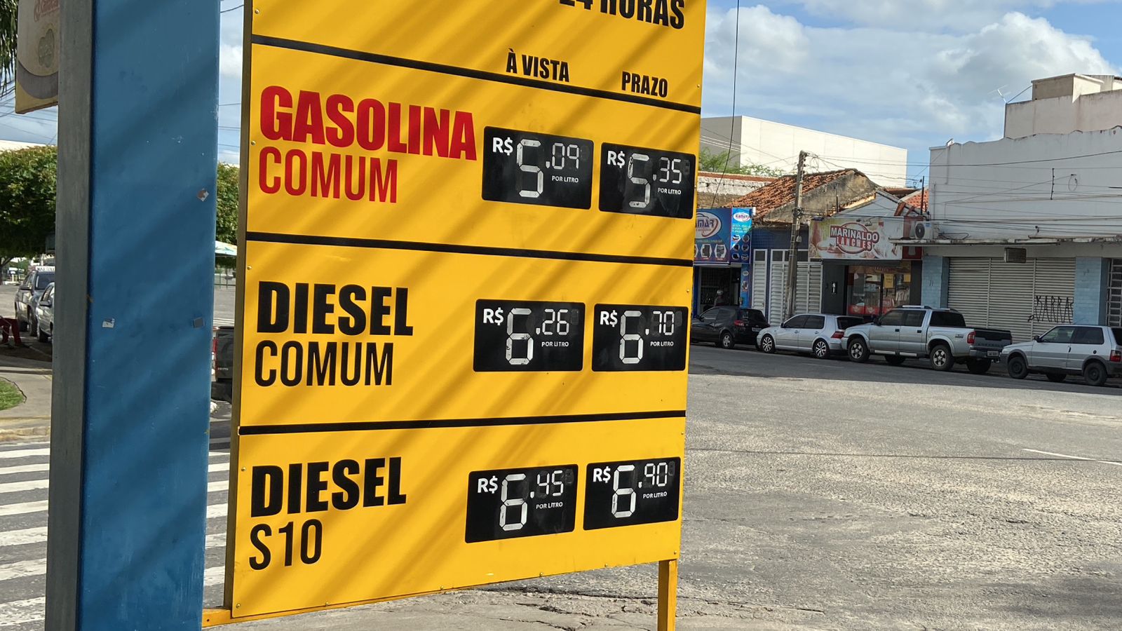 Gasolina volta a subir e já ultrapassa os R$ 5 em alguns postos de Patos