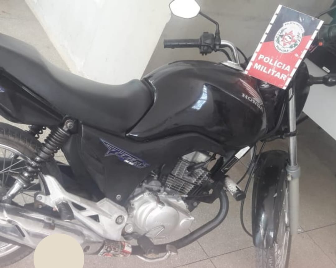 Operação Paradigma: Polícia Militar recupera veículo com restrição de roubo, em Desterro