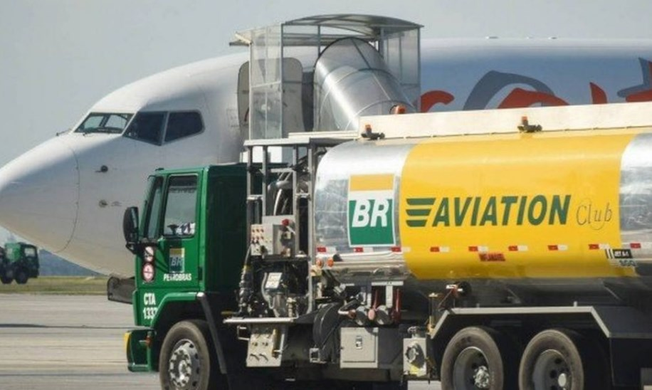 Petrobras aumenta combustível de avião em 17% e empresas aéreas reclamam