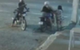 Jovem tem moto tomada por assalto, em Catingueira, mas após perseguição, PM recupera veículo em Santa Terezinha. VÍDEO