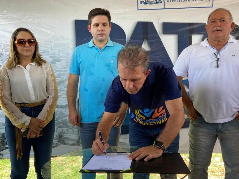 Prefeito Nabor assina ordem de serviço e anuncia investimento de mais R$ 20 mi para programa de pavimentação em Patos