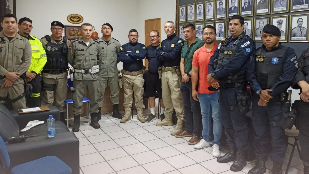 Polícia Militar se reúne com Forças de Segurança visando o policiamento do jogo do Campeonato Paraibano, em Patos