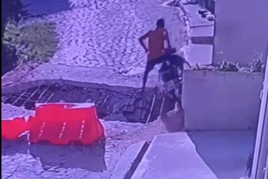 Em Guarabira, motociclista cai em obra de bueiro após ignorar sinalização. VÍDEO
