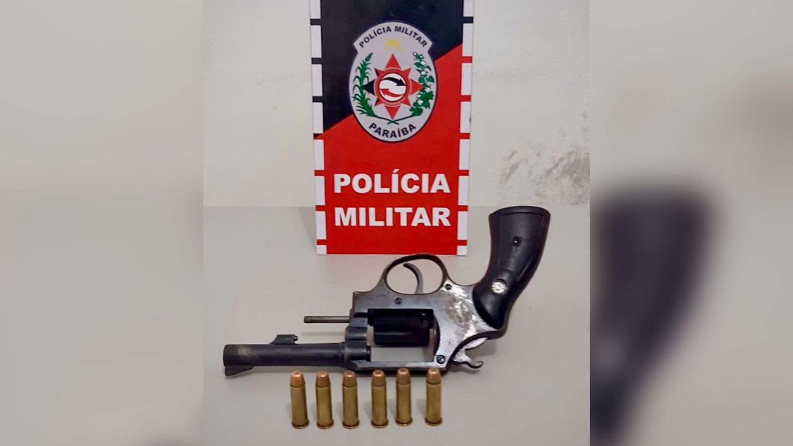 Operação Paradigma: Polícia Militar prende homem por porte ilegal de arma de fogo, em Passagem