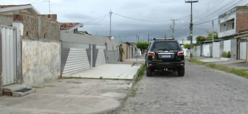 PF prende suspeitos de fraudar concurso da UFPB e cumpre mandados na casa de PM