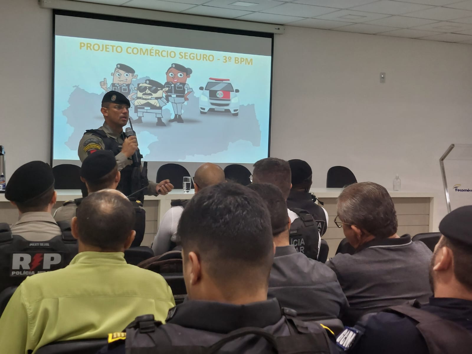 Projeto Comércio Seguro: Polícia Militar se reúne com representantes do comércio para articular ações de segurança em Patos-PB