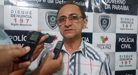 Delegado Edson Pedroza detalha prisão de suspeito de executar paciente internado no Hospital Regional de Patos, no início do ano passado