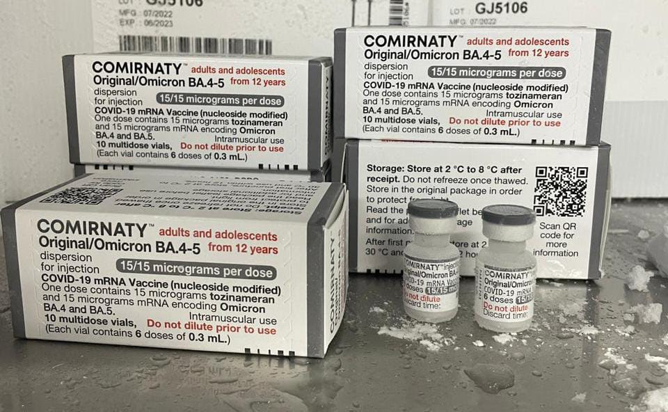 Paraíba recebe primeiras doses da bivalente contra Covid-19 e vacinação começa dia 27 de fevereiro