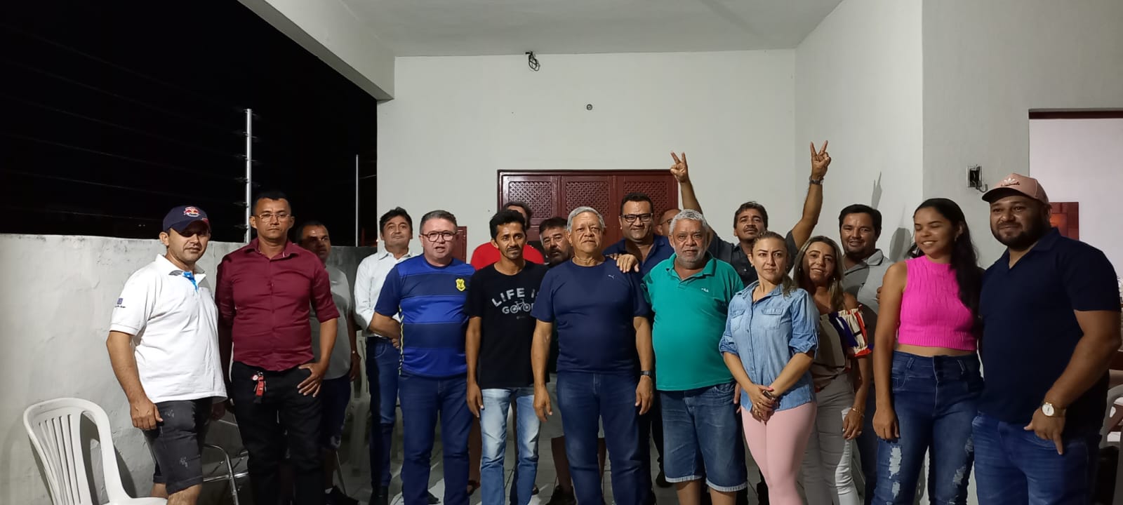 Grupo com possíveis pré-candidatos a vereadores no pleito do próximo ano se reúne em Patos