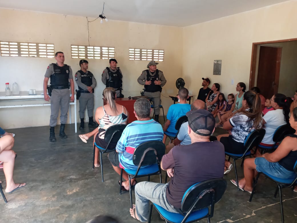 Polícia Militar realiza visitas em associações de produtores rurais de Teixeira e Maturéia