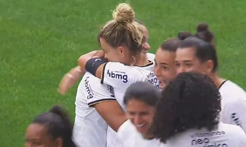 Corinthians confirma o favoritismo e atropela o Flamengo na final da Supercopa Feminina