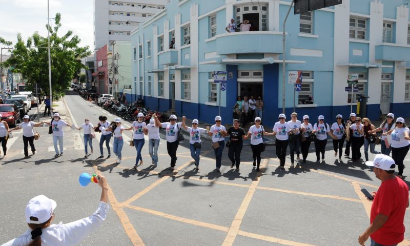 Profissionais da enfermagem realizam ato na cidade de Patos para cobrar o pagamento do piso nacional da categoria