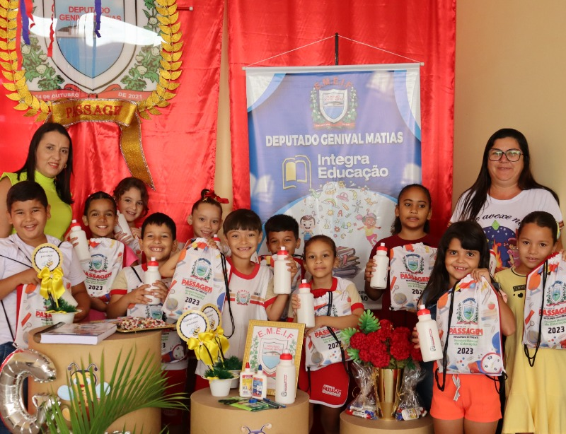 Secretaria de Educação realiza entrega de kits escolares nesta terça-feira (14)