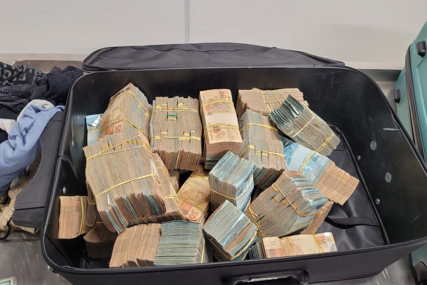 Polícia Federal prende homem com duas malas de dinheiro, mas nega relação com o caso Braiscompany