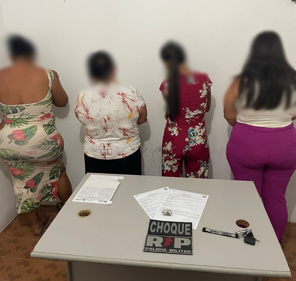 Polícia Militar prende quatro mulheres suspeitas de envolvimento com furtos a estabelecimentos, em Patos