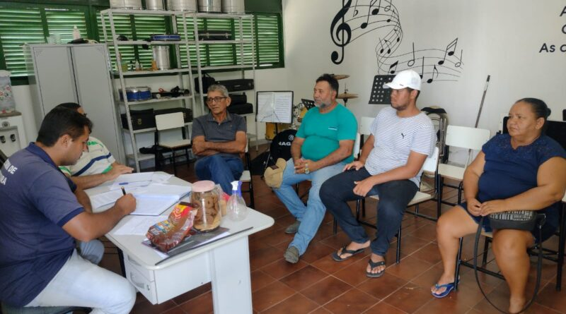 Secretaria de Agricultura reúne membros do CMDRS e discute a recuperação da cajucultura do município de Catingueira