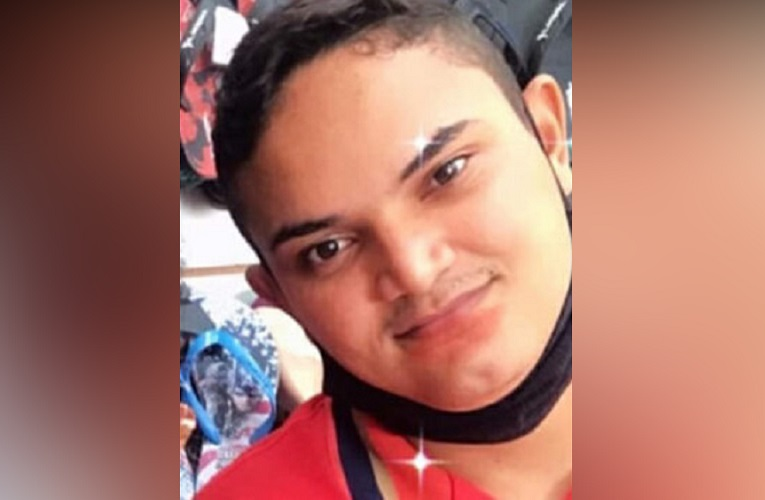 Empresário é assassinado com cerca de 11 tiros na frente da casa de sua mãe, na região de Catolé do Rocha