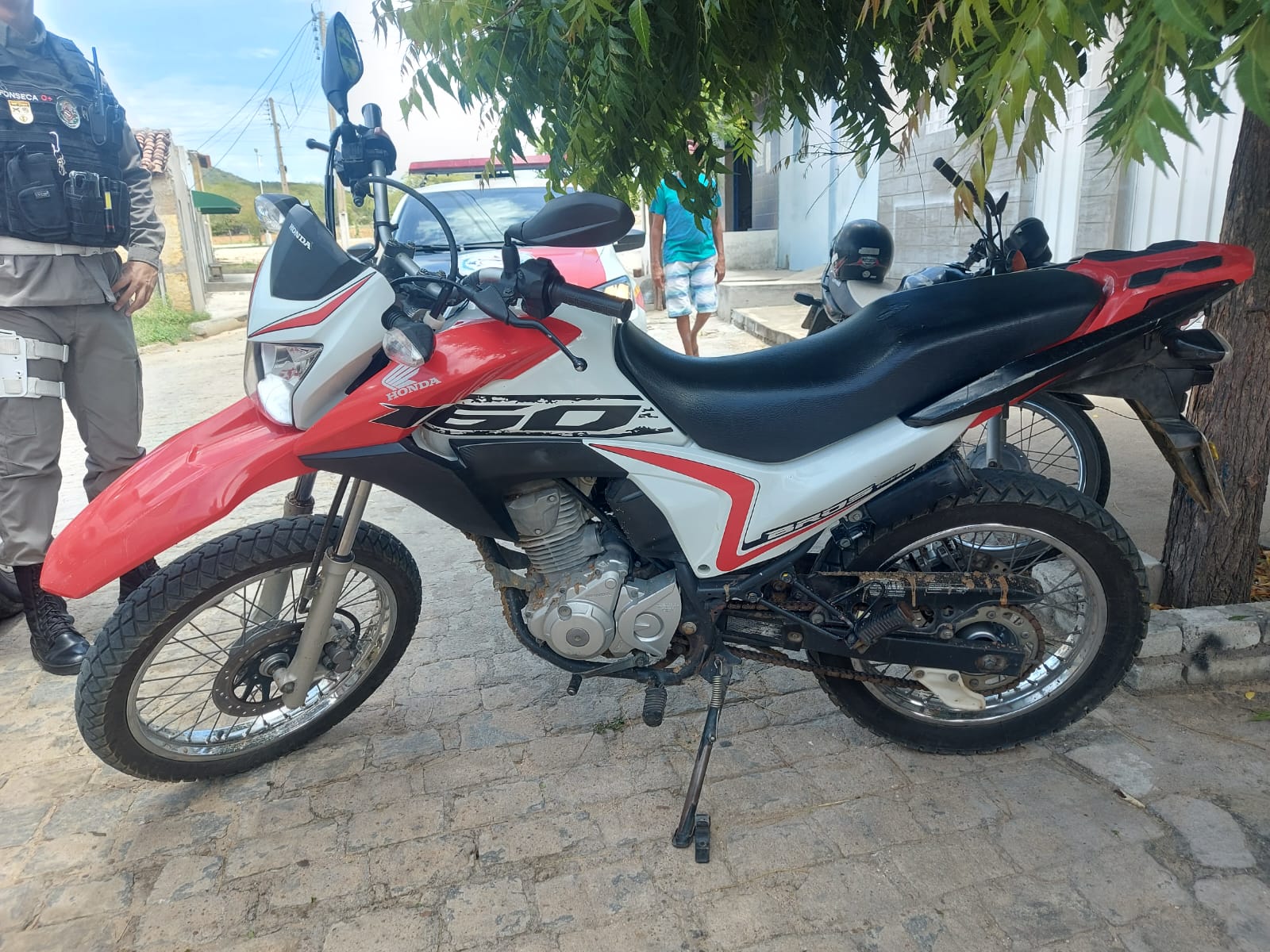 Operação Carnaval: Polícia Militar apreende três veículos com restrições e sinais identificadores adulterados em Mãe d'Água e São José do Bonfim