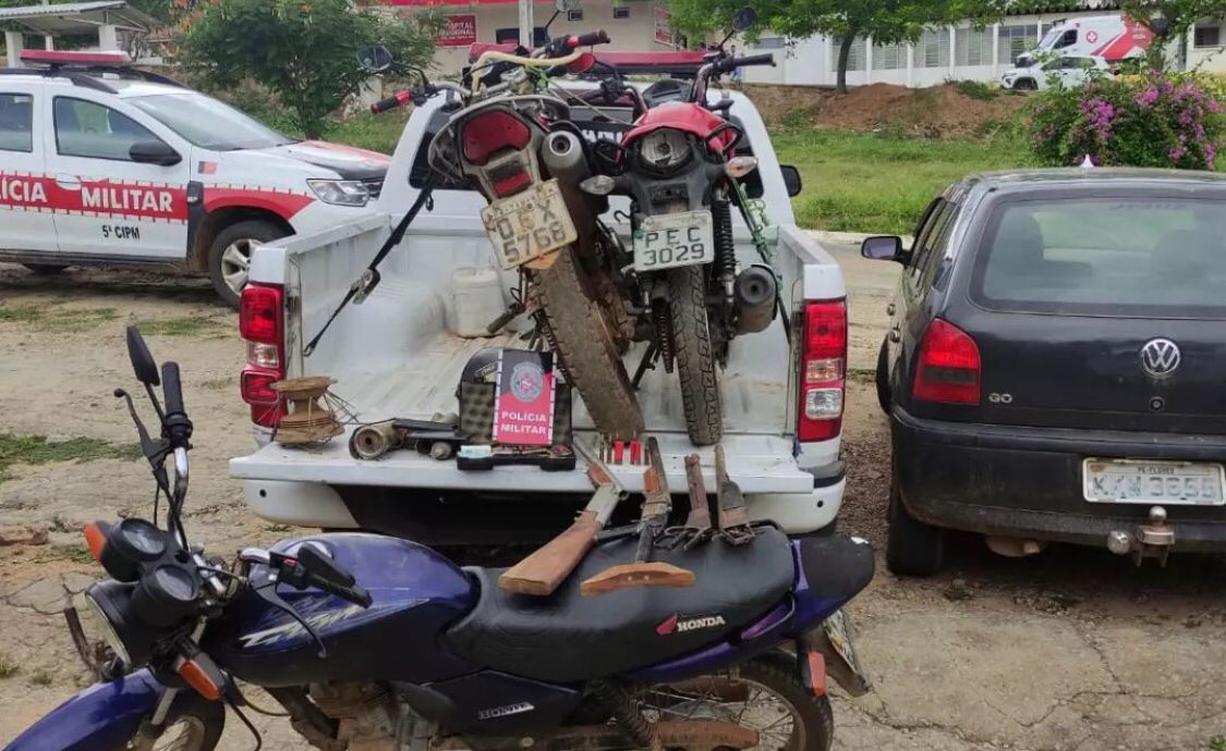 Polícia Militar apreende armas de fogo, munições e recupera veículos roubados em Princesa Isabel-PB. VÍDEO