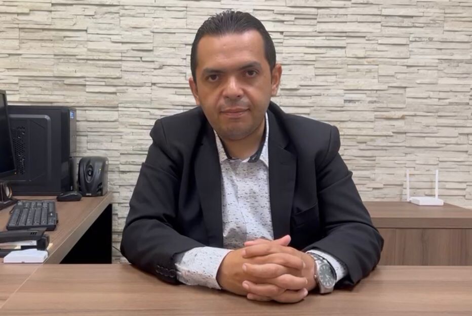 Diretor Geral do Complexo Hospitalar de Patos, Francisco Guedes, fala sobre o episódio do vazamento de água no hospital durante chuvas nesta quarta-feira (22). VÍDEO