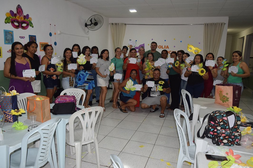 Prefeitura de São Mamede realiza entrega de certificados do curso de flores artesanais