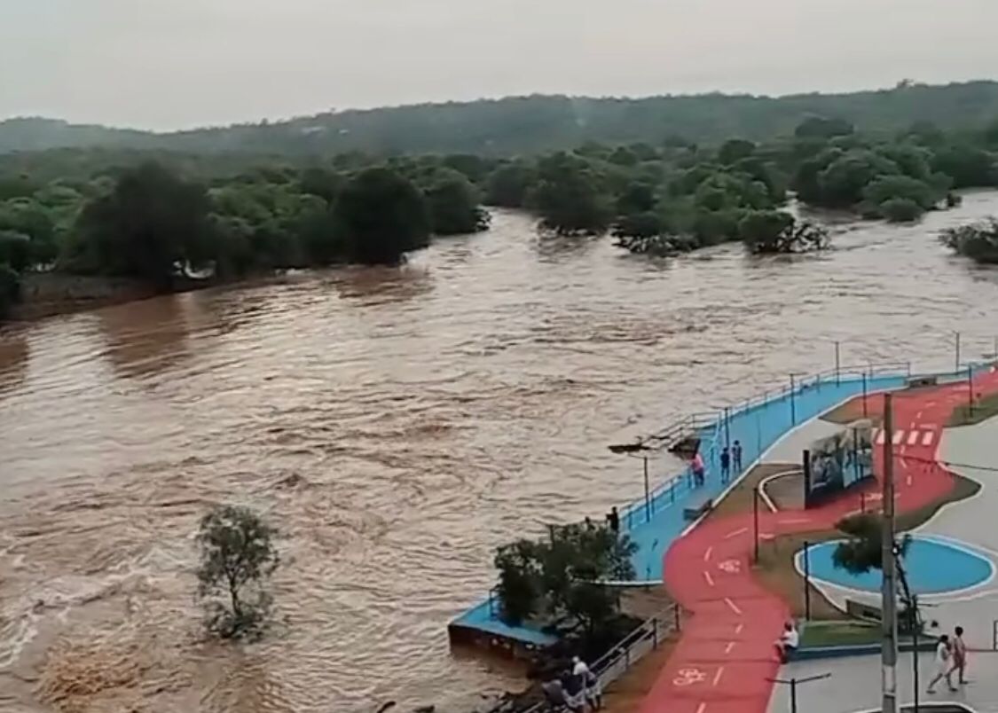 Sumé registra chuva de 231 milímetros, maior chuva do estado nas últimas 24h, e Rio Paraíba registra cheia. VÍDEO