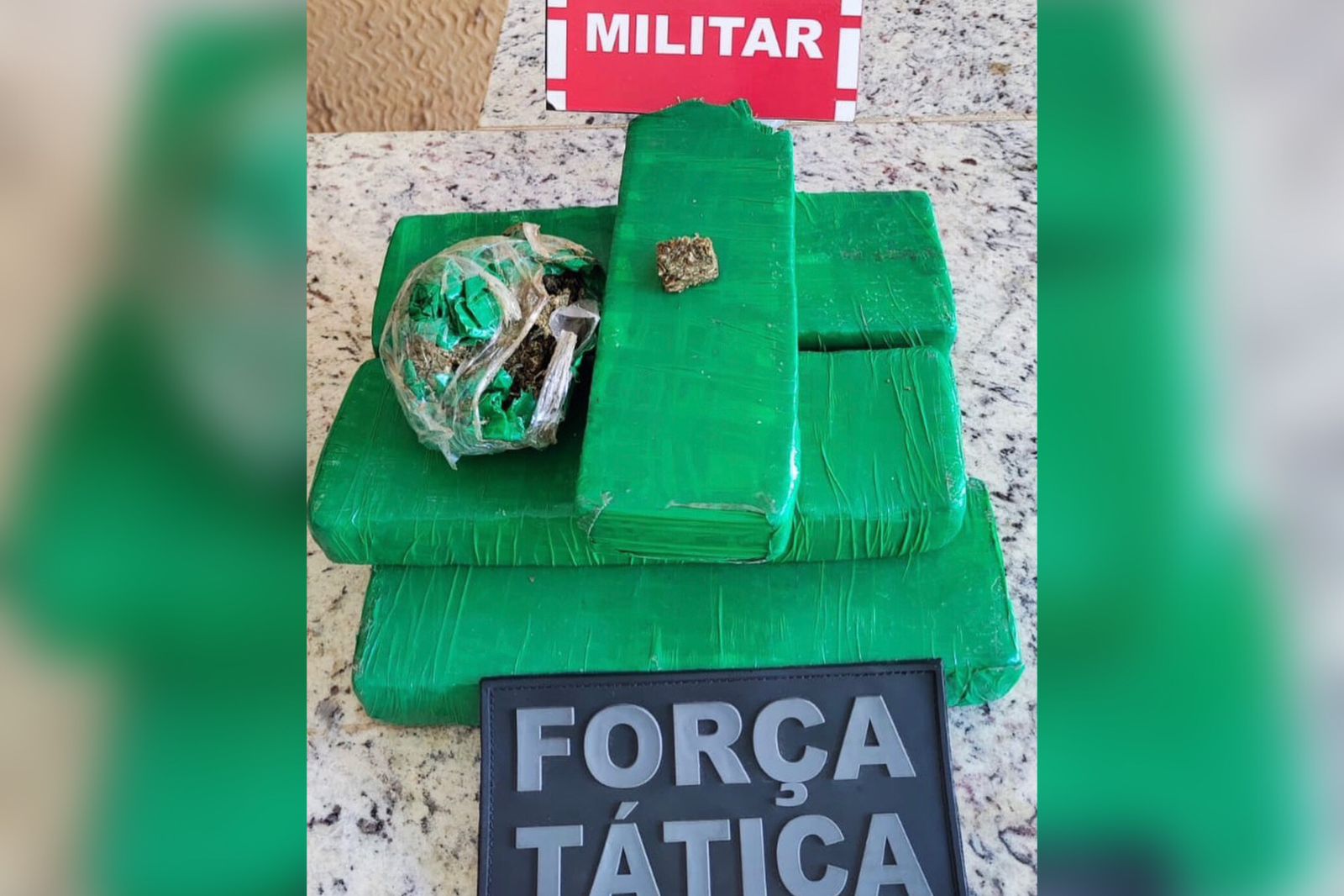Polícia Militar apreende cerca de 5 kg de droga e prende suspeitos de tráfico, em Catolé do Rocha