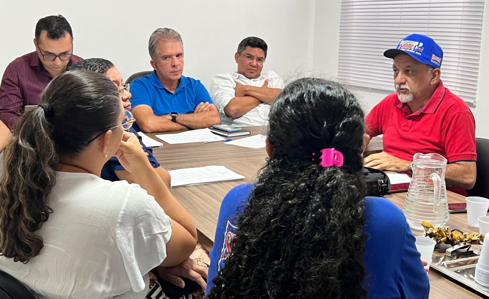 Prefeito de Patos garante manter isonomia entre servidores e encaminhará projetos de lei à Câmara para reajuste salarial de 46 categorias