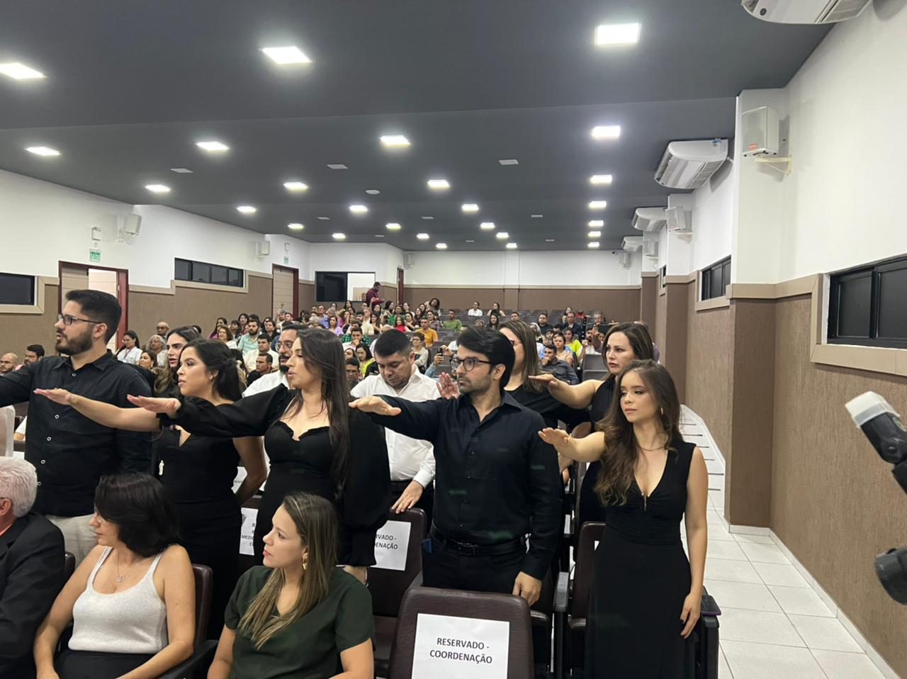 Turma pioneira de residência em clínica médica do Complexo de Patos se forma e hospital começa novo grupo em cirurgia geral