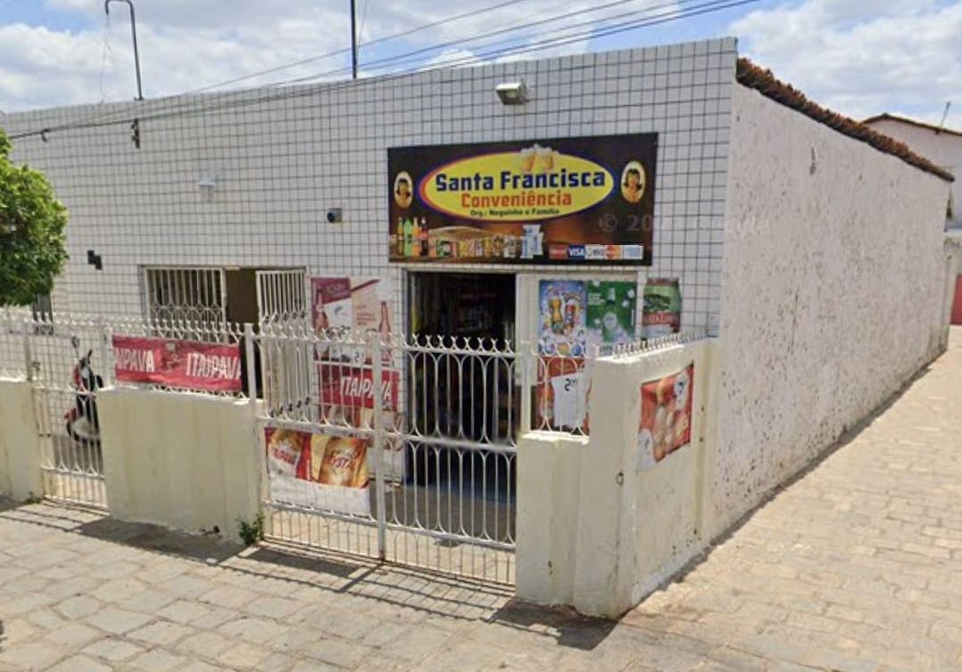 Conveniência é assaltada no final da manhã deste domingo (05), no bairro São Sebastião, em Patos