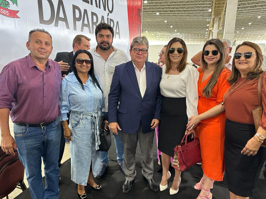 São José do Bonfim ganha mais um ônibus escolar para o município